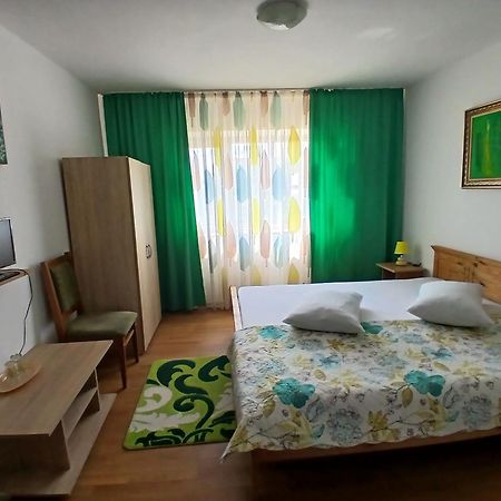 Casa Rustica Apart & Rooms Cimpineanca ภายนอก รูปภาพ
