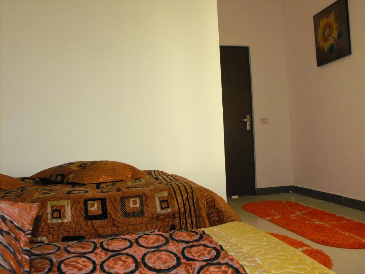 Casa Rustica Apart & Rooms Cimpineanca ภายนอก รูปภาพ