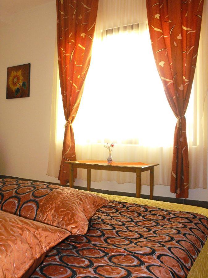 Casa Rustica Apart & Rooms Cimpineanca ภายนอก รูปภาพ
