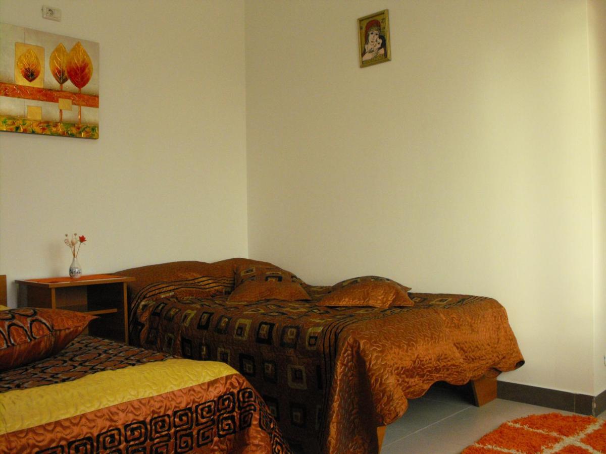 Casa Rustica Apart & Rooms Cimpineanca ภายนอก รูปภาพ