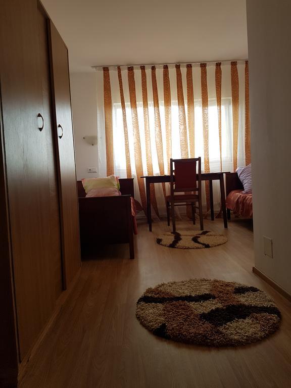 Casa Rustica Apart & Rooms Cimpineanca ภายนอก รูปภาพ