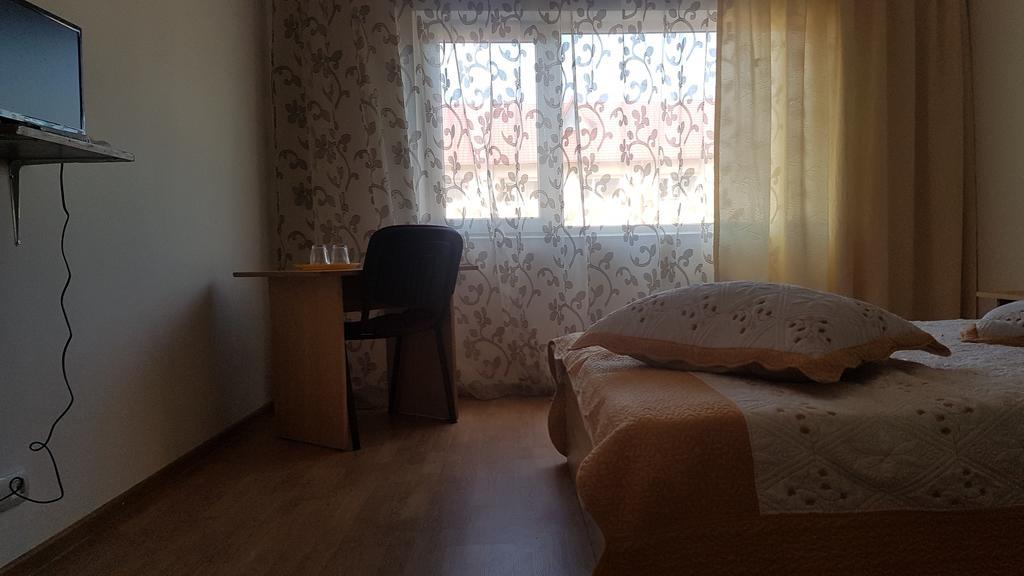 Casa Rustica Apart & Rooms Cimpineanca ภายนอก รูปภาพ