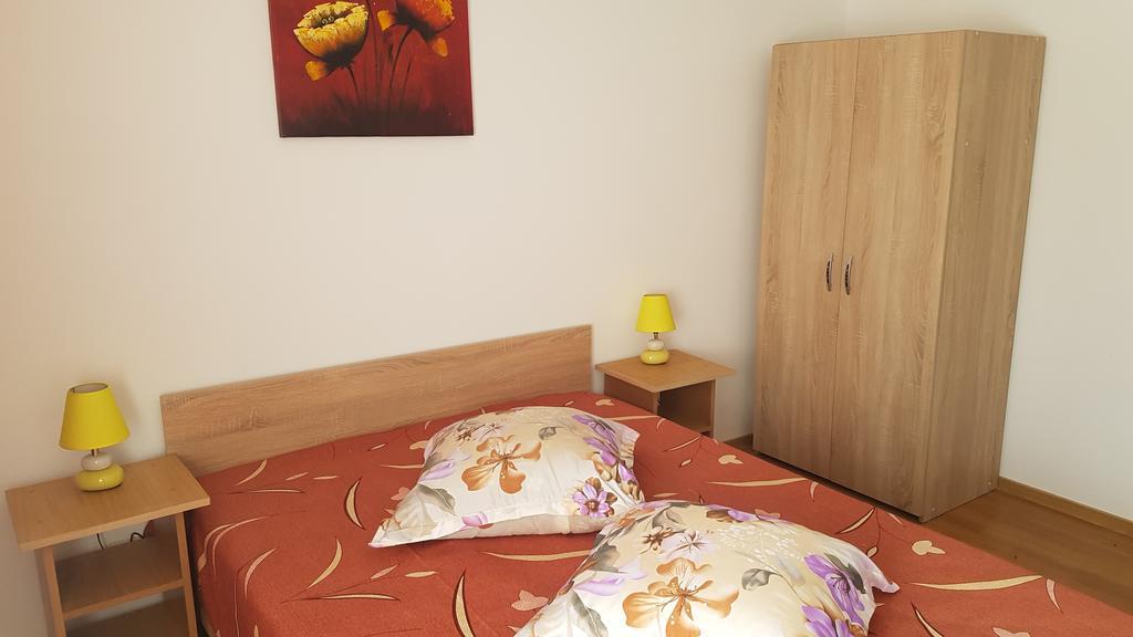 Casa Rustica Apart & Rooms Cimpineanca ภายนอก รูปภาพ