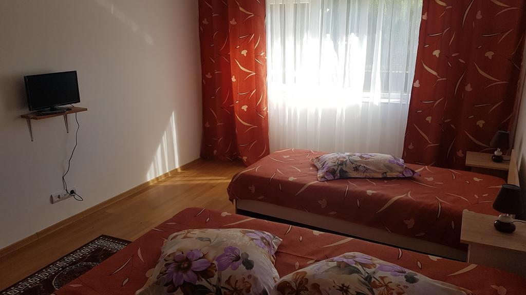 Casa Rustica Apart & Rooms Cimpineanca ภายนอก รูปภาพ